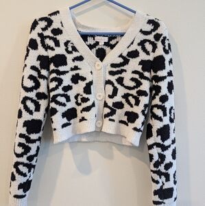 Colsie Black and White Leopard Print Cropped Cardigan